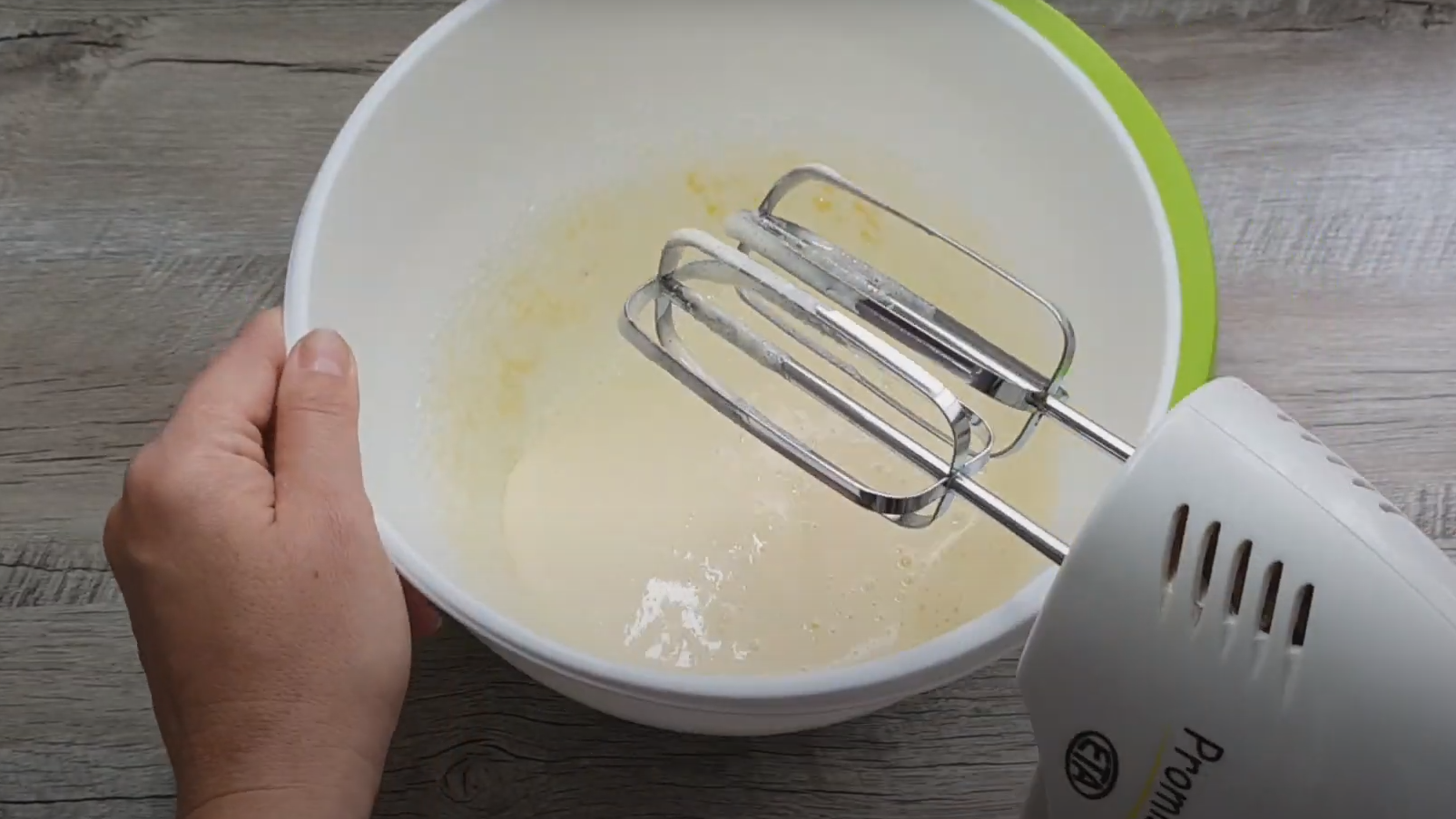 Den berömda mjölkkakan: Ett väldigt enkelt recept!