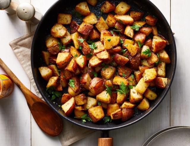 Den här stekta potatisen serveras på dyra restauranger: ett smart knep med dressing till tillbehöret
